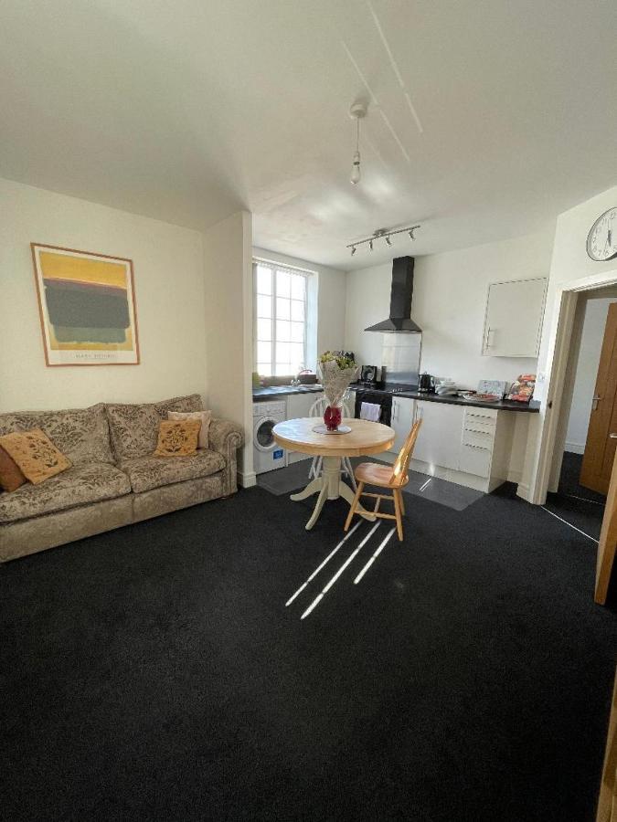 2 Bedroom Apartment In 基德明斯特 外观 照片