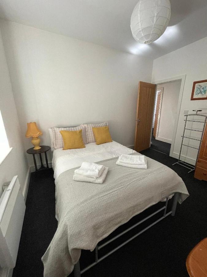 2 Bedroom Apartment In 基德明斯特 外观 照片